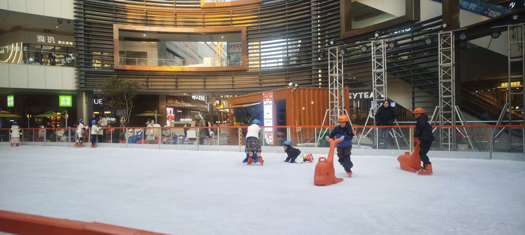 Rink pipe circuits recorded during construction